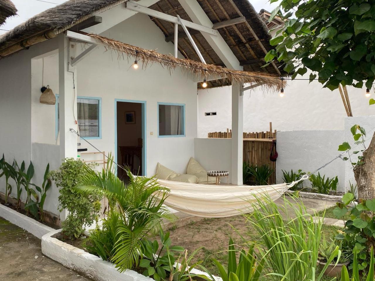 Surf Shack Grupuk Hotel Bumbang Ngoại thất bức ảnh