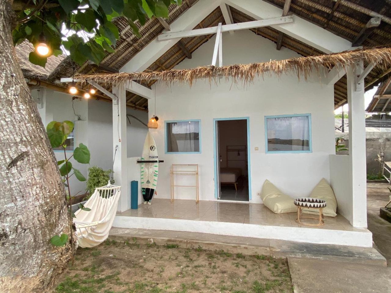 Surf Shack Grupuk Hotel Bumbang Ngoại thất bức ảnh