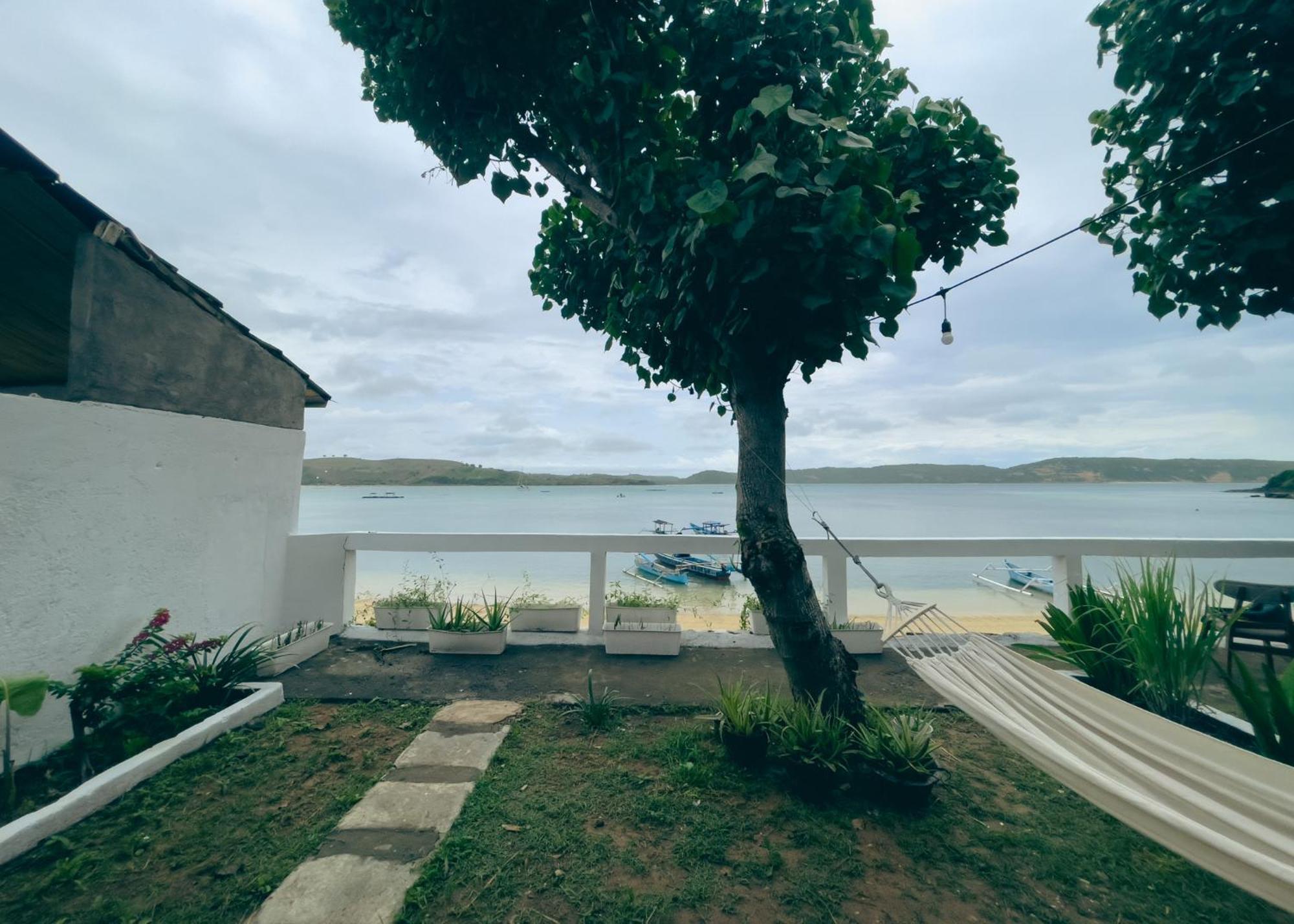 Surf Shack Grupuk Hotel Bumbang Ngoại thất bức ảnh