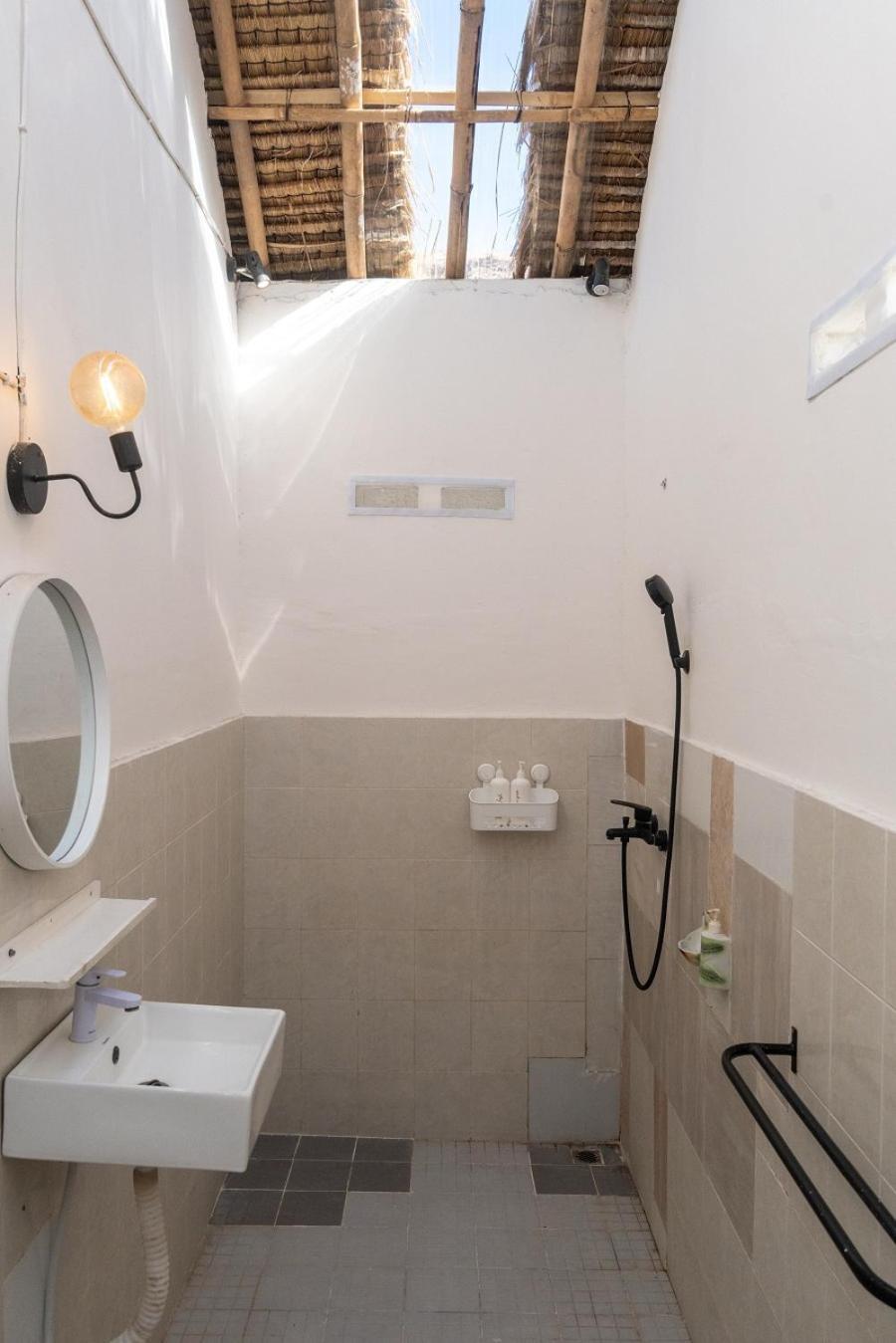 Surf Shack Grupuk Hotel Bumbang Ngoại thất bức ảnh